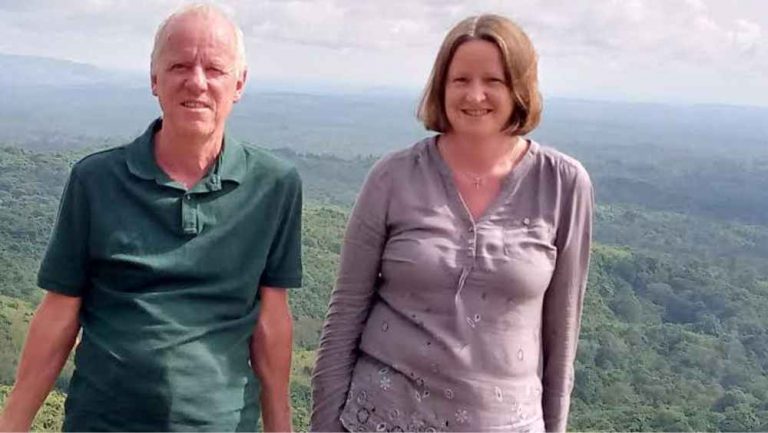 Gerry a Karen - majitelé Isunga Lodge 